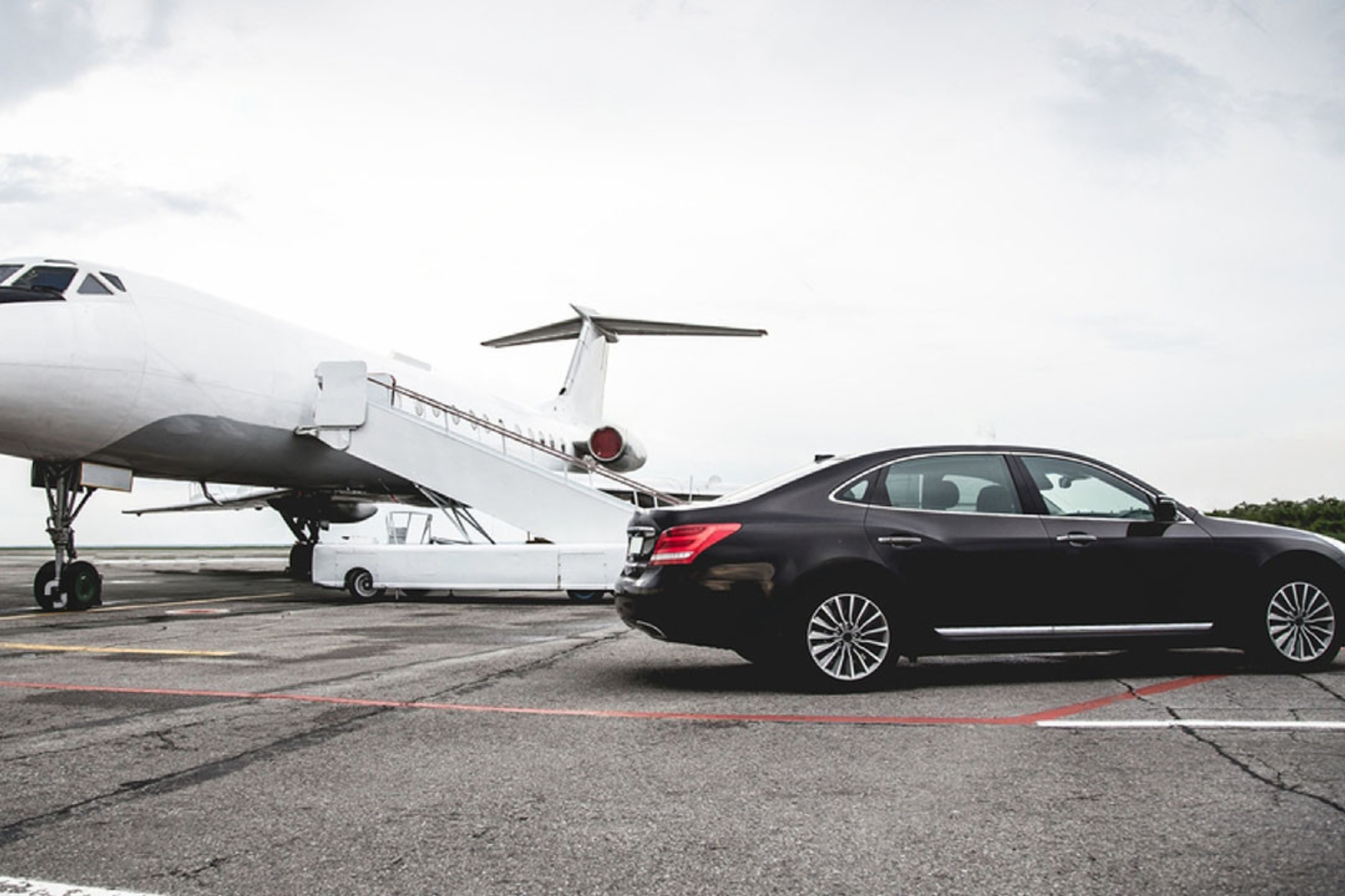 Airport & Seaport transfers – Van/Car & Tuktuk rentals